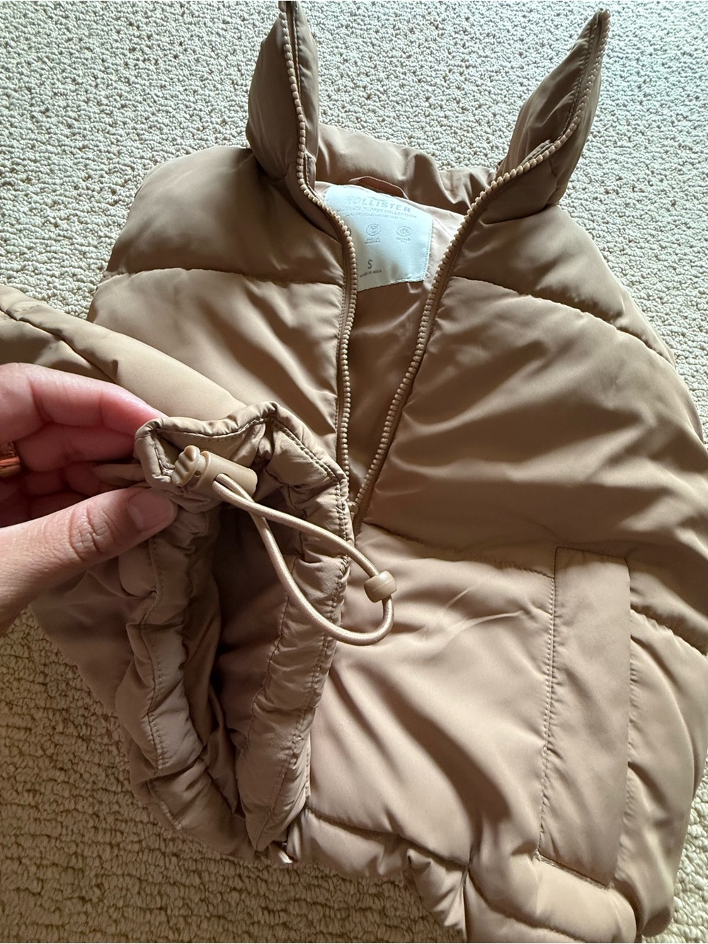 Hollister Ultimate Mini Puffer Vest - Picture 6 of 7
